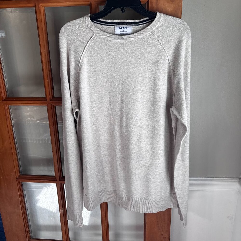 Old Navy Men's Rib-knit crew neck. Long sleeves, with rib-knit cuffs SZ: L